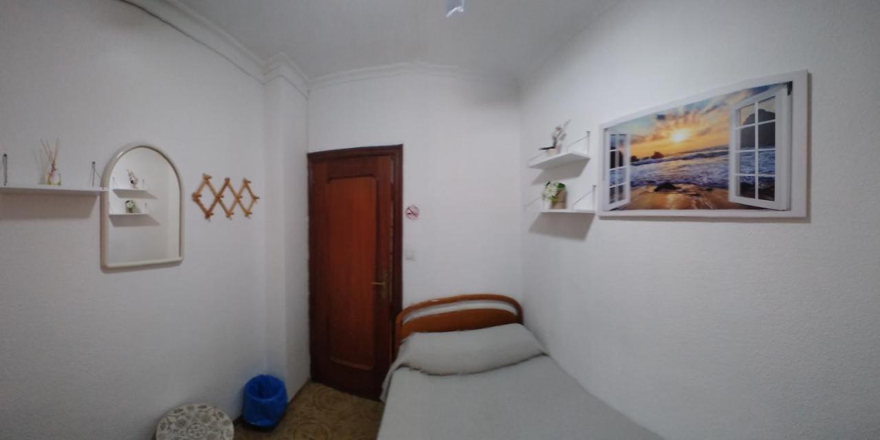 Cozy Single Room Mercado Central Аликанте Экстерьер фото